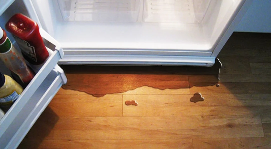 نشتی اب یخچال